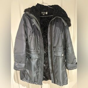 Novelti Women's Charcoal and Black Puffer Jacket